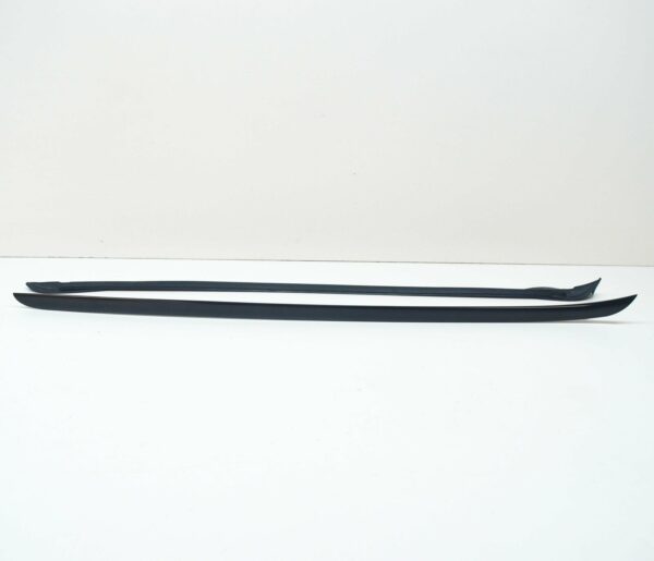 NEW BMW X4 F26 FRONT WINDSCREEN RIGHT VERTICAL SEAL TRIM 51317338616 ORIGINAL - Image 2
