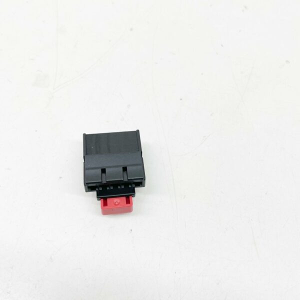 NEW VW BEETLE A5 TAIL LIGHT FLAT CONTACT HOUSING 5K0972705 ORIGINAL - Image 2
