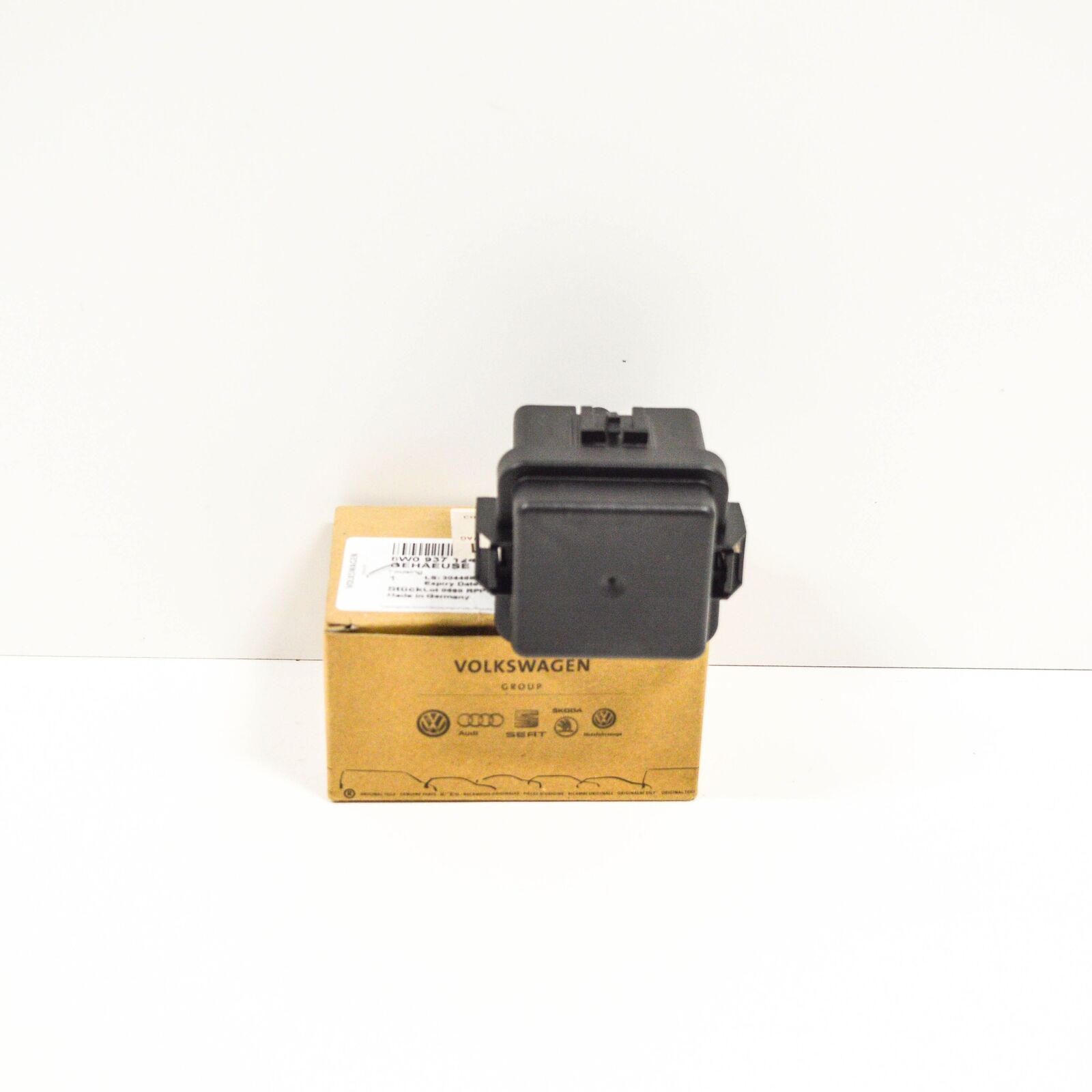 NEW AUDI A5 8W6 FUSE BOX RELAY 8W0937124A ORIGINAL 2 NEW AUDI A5 8W6 FUSE BOX RELAY 8W0937124A ORIGINAL - Image 2