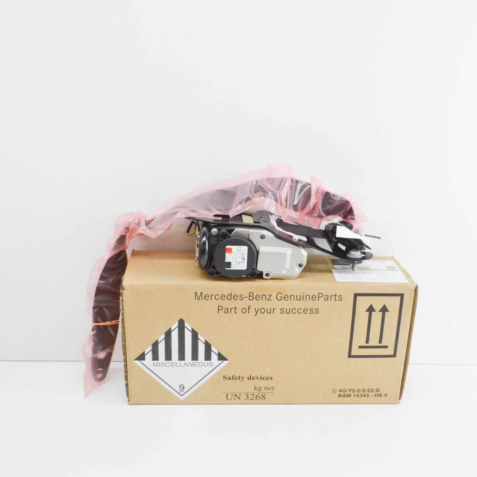 NEW MERCEDES-BENZ C W205 FRONT LEFT SEATBELT A20586077009C94 ORIGINAL 2 NEW MERCEDES-BENZ C W205 FRONT LEFT SEATBELT A20586077009C94 ORIGINAL - Image 2