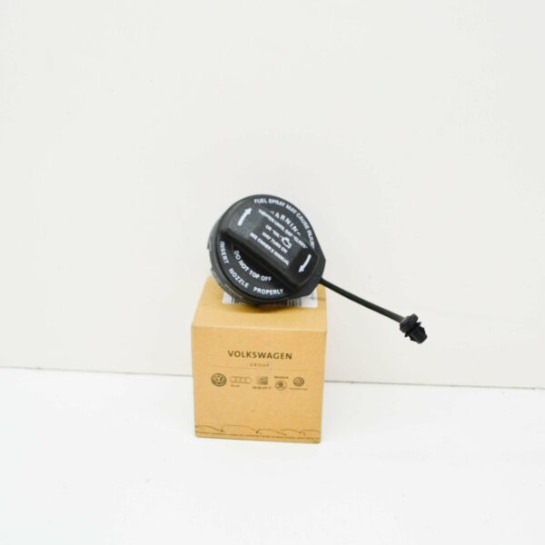 NEW AUDI A8 D3 GAS CAP WITH STRAP 4E0201550B - Image 2