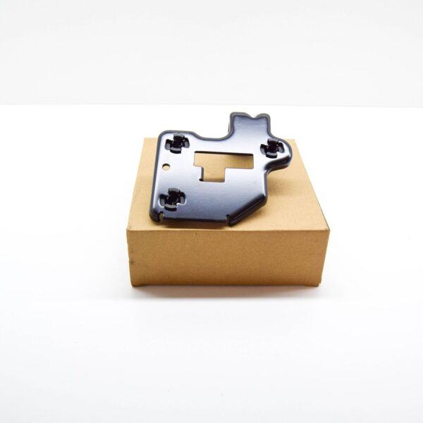 NEW AUDI A4 AVANT B8 CRUISE CONTROL DISTANCE SENSOR BRACKET 8K0907574B ORIGINAL - Image 2