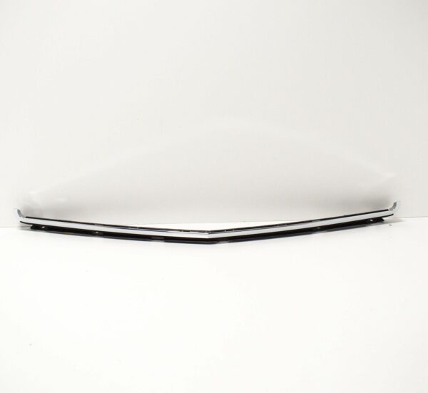 NEW MERCEDES-BENZ C W204 AMG FRONT BUMPER GRILLE UPPER TRIM A2048800983 - Image 2