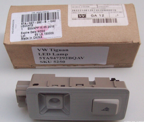 NEW VW TIGUAN AD READING LED LIGHT 5TA947292B QAV 5TA947292BQAV ORIGINAL - Image 2