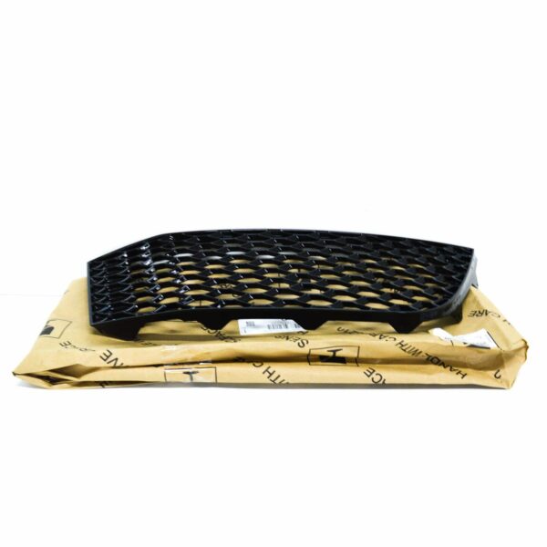 NEW AUDI A3 RS3 8P FRONT BUMPER RIGHT LOWER GRILL 8P0807682LT94 8P0807682L T94 - Image 2