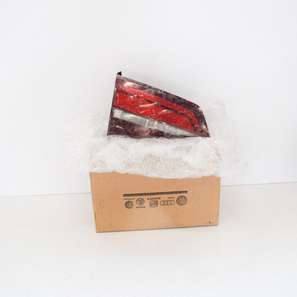 NEW VOLKSWAGEN JETTA MK6 REAR LEFT TAILLIGHT 5C6945093L - Image 2