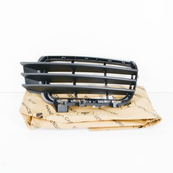 NEW VOLKSWAGEN TOUAREG 7P FRONT BUMPER RIGHT GRILLE 7P68536669B9 - Image 2