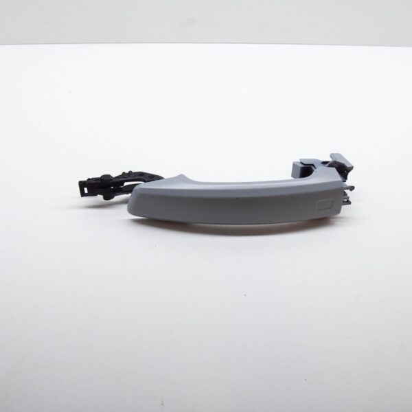 NEW AUDI A3 8PA FRONT RIGHT SIDE EXTERIOR DOOR HANDLE 8V0837206A GRU ORIGINAL - Image 2