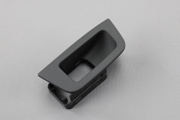 NEW AUDI A3 8V BOOTLID SWITCH SURROUND TRIM RHD 8U2959830A6PS ORIGINAL - Image 2