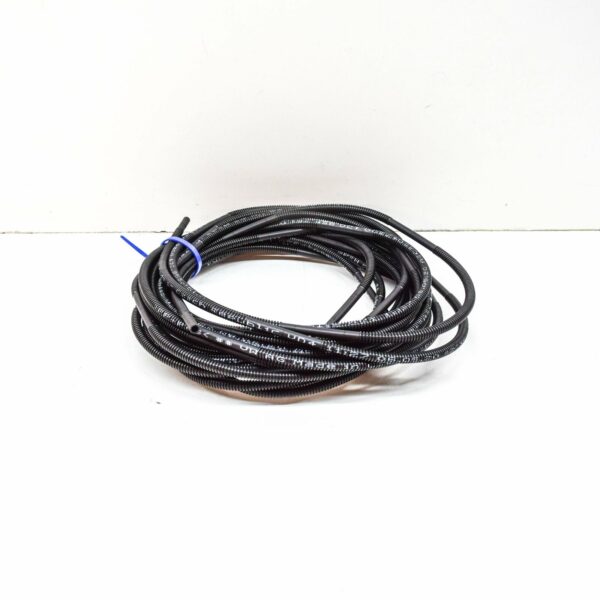 NEW AUDI A1 8X FRONT WINDSCREEN WASHER SYSTEM CORRUGATED PIPE 1J0955751D - Image 2