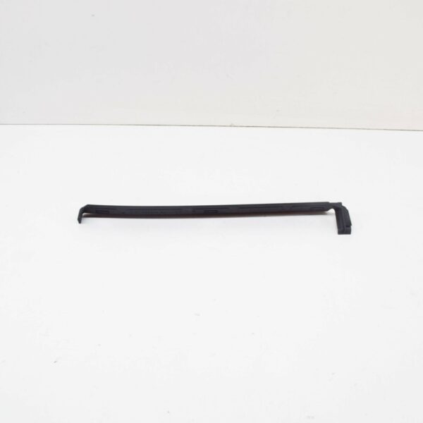 NEW MERCEDES-BENZ C W202 FRONT LEFT SIDE SEAL A2026984130 - Image 2