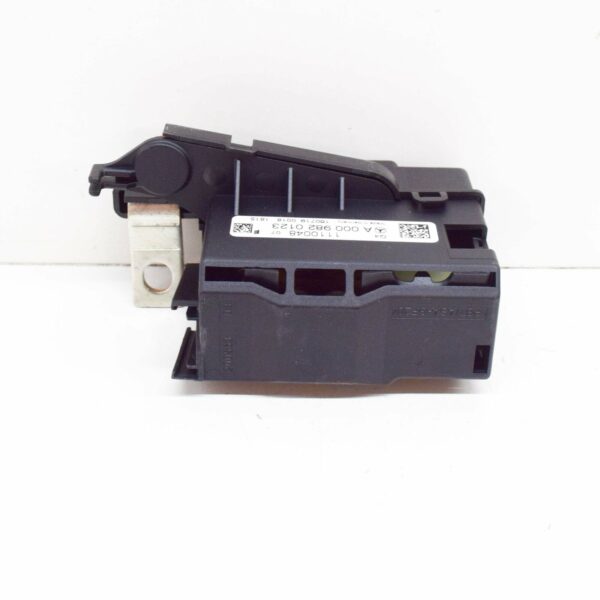 NEW MERCEDES-BENZ GLE W166 FRONT RIGHT FOOTWELL RELAY A0009820123 2016 10892345 - Image 2