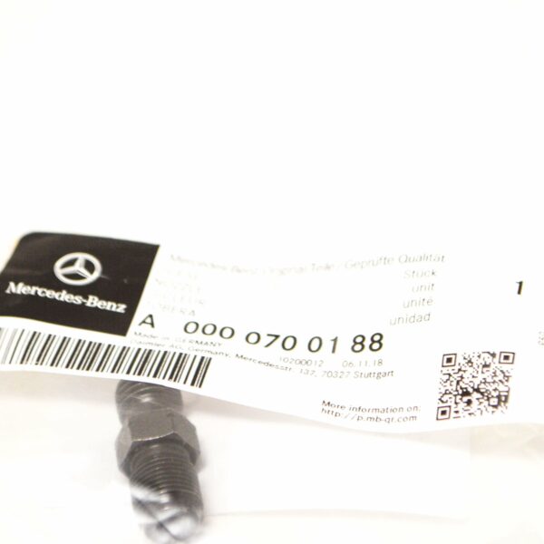 NEW MERCEDES BENZ M W163 NOZZLE SPRAY A0000700188 ORIGINAL - Image 2