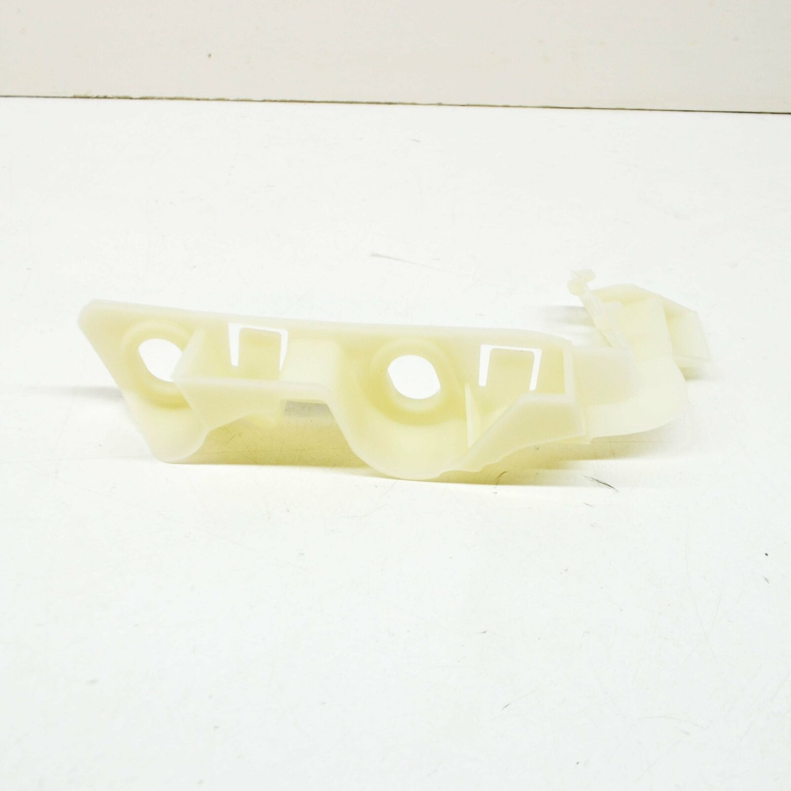 NEW AUDI A4 B9 FRONT RIGHT BUMPER COVER SUPPORT RAIL 8W0807284 2 NEW AUDI A4 B9 FRONT RIGHT BUMPER COVER SUPPORT RAIL 8W0807284 - Image 2