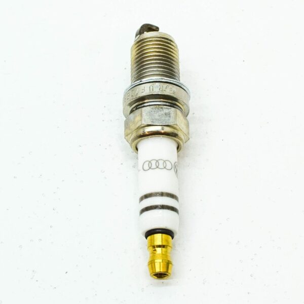NEW VOLKSWAGEN CADDY 2K SPARK PLUG 'LONGLIFE' 101905610A ORIGINAL - Image 2