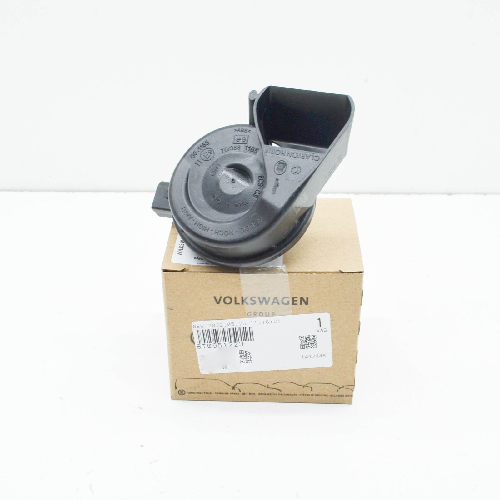 NEW AUDI A4 B8 LEFT SIDE FANFARE 8T0951223 2 NEW AUDI A4 B8 LEFT SIDE FANFARE 8T0951223 - Image 2
