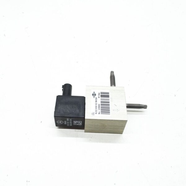 NEW MB S W222 AIR CONDITIONER EXPANSION SHUT OFF-VALVE A2228305206 - Image 2