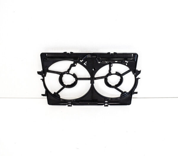 NEW AUDI A4 B 2.0 TDI 130KW ENGINE RADIATOR FAN BRACKET 8K0121207A ORIGINAL - Image 2