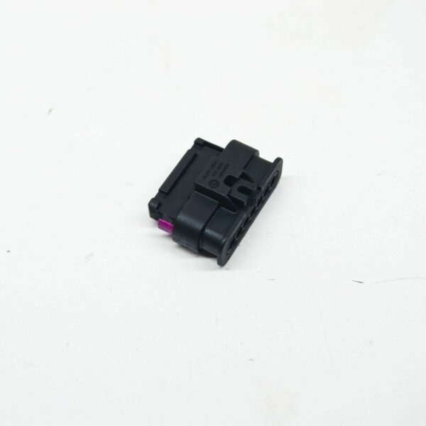 NEW VOLKSWAGEN T-ROC A11 7 PIN FLAT CONNECTOR HOUSING 5QF973707A ORIGINAL - Image 2