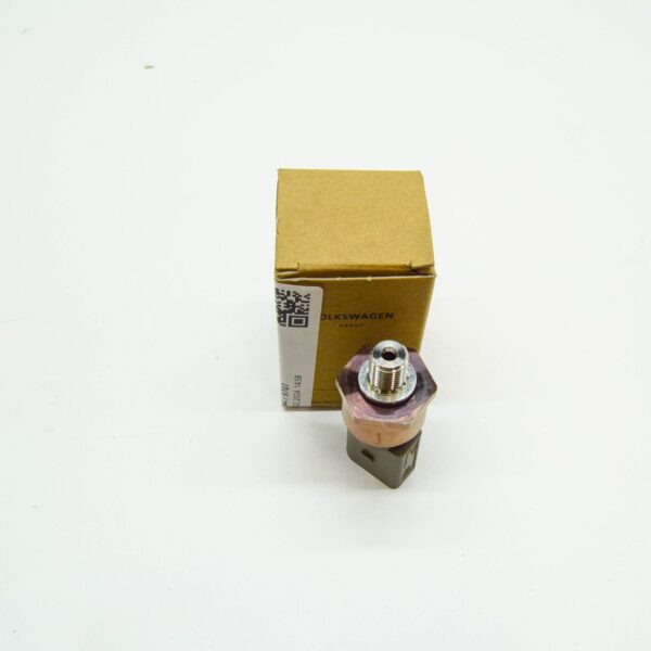 NEW AUDI Q5 FY ENGINE OIL PRESSURE GAUGE SENDER 06E906054G ORIGINAL - Image 2