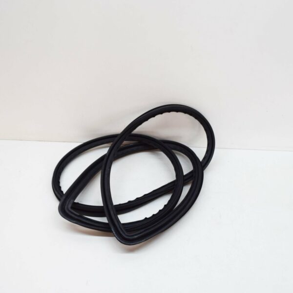NEW MERCEDES BENZ S W126 REAR WINDOW GLASS WEATHERSTRIP SEAL A1266700239 - Image 2