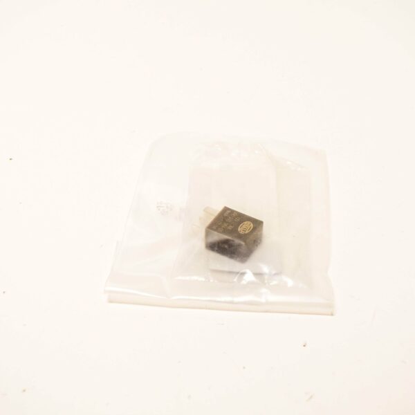 NEW MB M W164 GLOW PLUG RELAY A0025428119 2008 ORIGINAL - Image 2