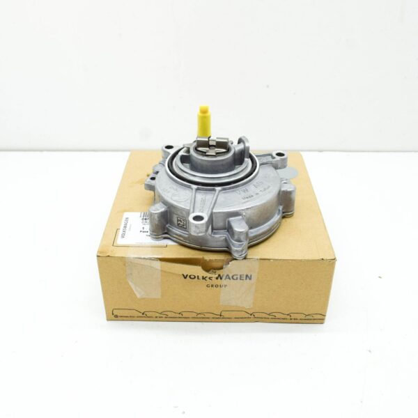 NEW AUDI A4 AVANT B9 VACUUM PUMP 06M145100Q ORIGINAL - Image 2