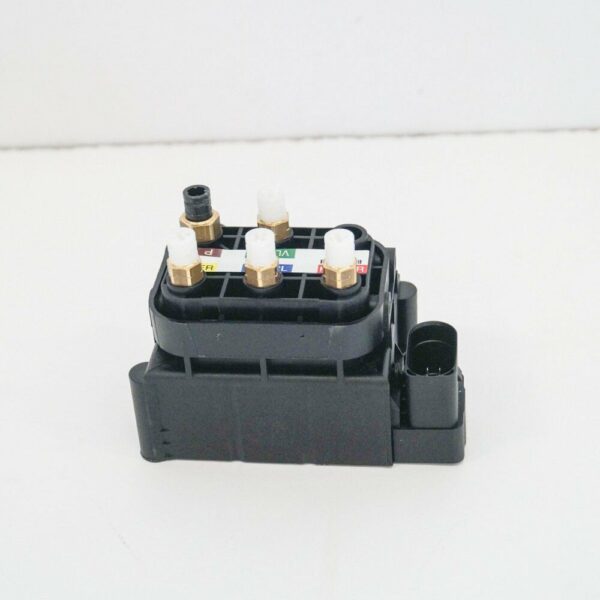 NEW MERCEDES BENZ S CLASS W222 VALVE BLOCK A0993200058 - Image 2