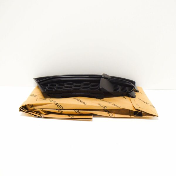 NEW AUDI A3 8V FRONT BUMPER RIGHT SIDE GRILLE 8V3807682NESM - Image 2