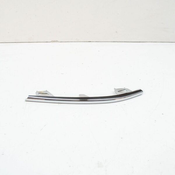 NEW SKODA SUPERB MK3 3V FRONT BUMPER RIGHT GRILLE STRIP 3V0853768A2ZZ ORIGINAL - Image 2