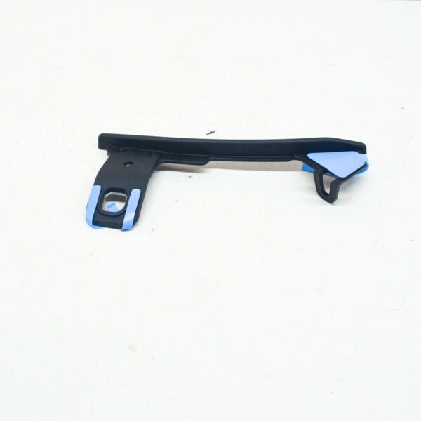 NEW AUDI A4 AVANT B9 REAR RIGHT WHEEL MUD GUARD BRACKET 8W0853828B - Image 2