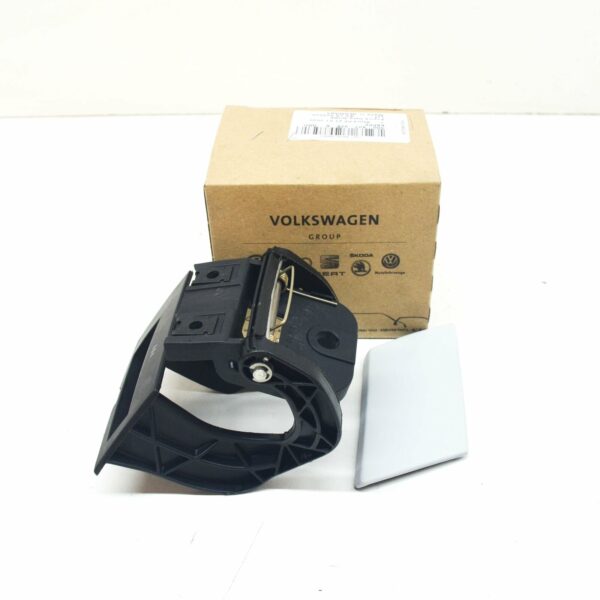 NEW VW PHAETON MK3 FRONT RIGHT HEADLIGHT WASHER COVER CAP 3D0807928BGRU - Image 2