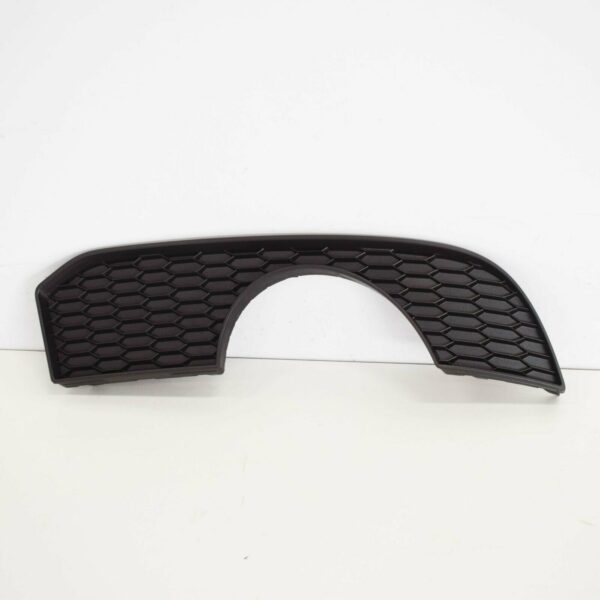 NEW AUDI A3 8V FRONT BUMPER RIGHT SIDE GRILLE TRIM 8V5807820C - Image 2