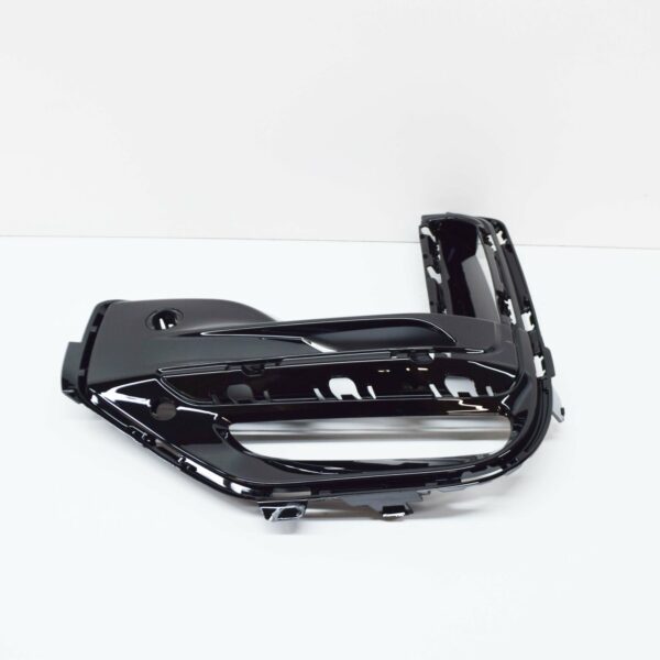 NEW BMW X5 G05 M FRONT RIGHT FOG LIGHT COVER 51118746240 - Image 2