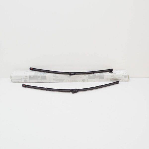 NEW MERCEDES-BENZ GLB X247 FRONT WIPER BLADE SET LHD A2478201202 ORIGINAL - Image 2