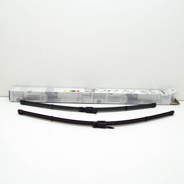 NEW MERCEDES-BENZ SPRINTER 906 FRONT WIPER BLADE SET LHD A9068201000 ORIGINAL - Image 2