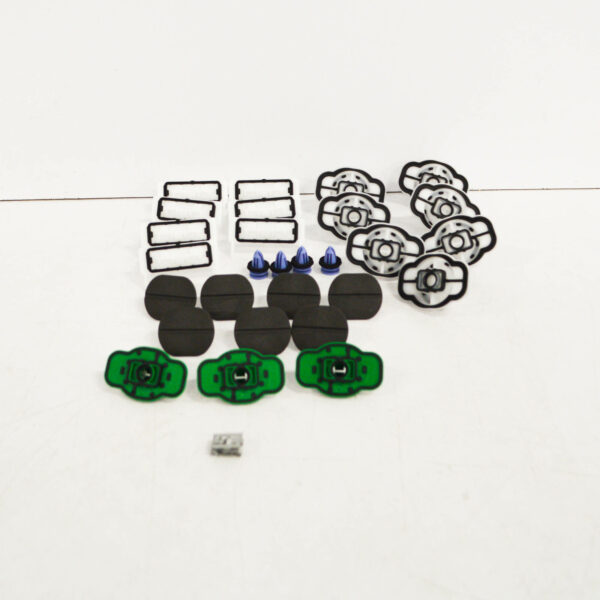 NEW AUDI A4 8W FIX SET 8W6898909 - Image 2