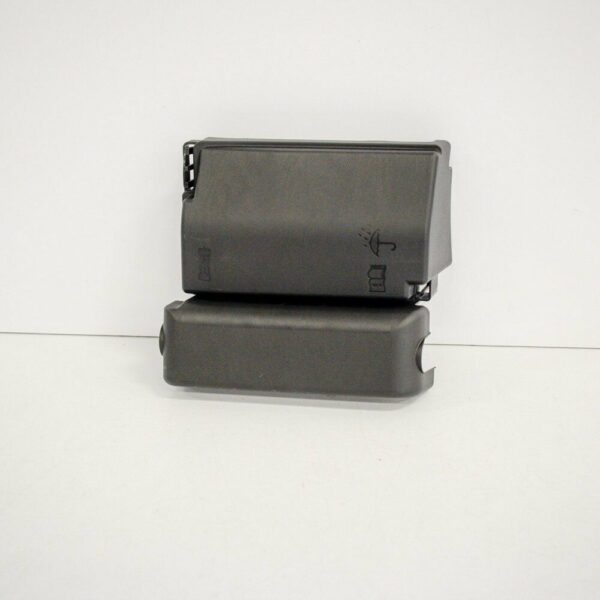 NEW VOLKSWAGEN PASSAT B8 FUSE BOX RELAY COVER 5C0937132C - Image 2