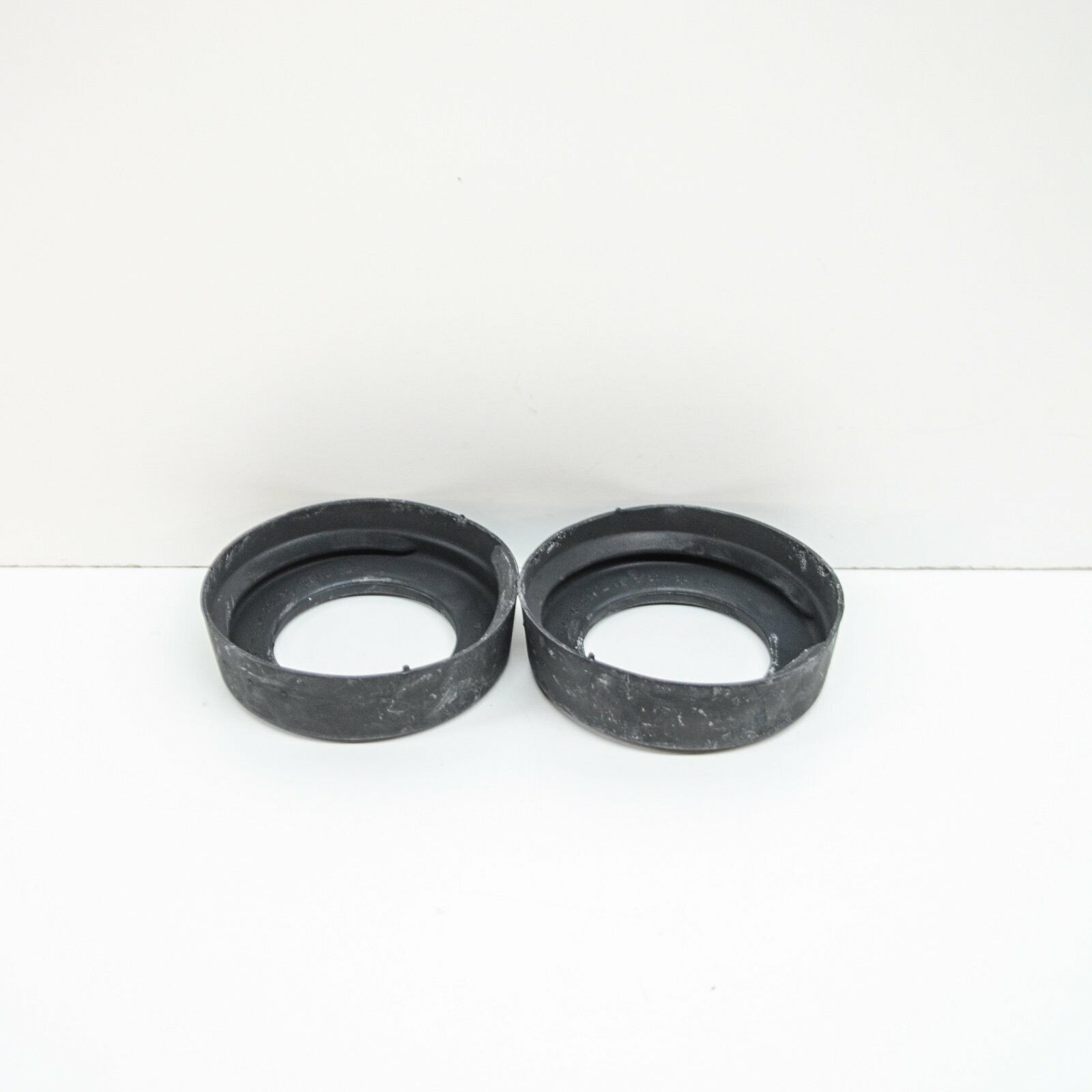 NEW MERCEDES-BENZ E W124 FRONT SPRING UPPER RUBBER MOUNTING A2013210984 ORIGINAL 2 NEW MERCEDES-BENZ E W124 FRONT SPRING UPPER RUBBER MOUNTING A2013210984 ORIGINAL - Image 2