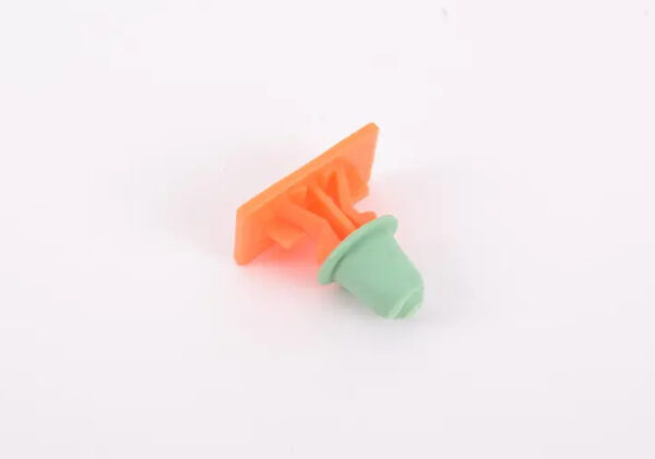NEW MB ML W163 FRONT DOOR PROTECTIVE STRIP SNAP FASTENER A0029884181 ORIGINAL - Image 2
