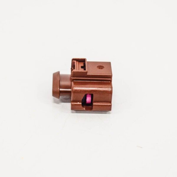 NEW AUDI A4 B8 FLAT HOUSING CONNECTOR 8K0973704A ORIGINAL - Image 2