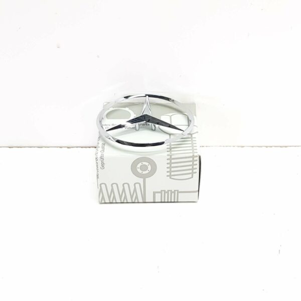 NEW MERCEDES BENZ E W211 REAR BADGE EMBLEM LOGO A2117580058 - Image 2