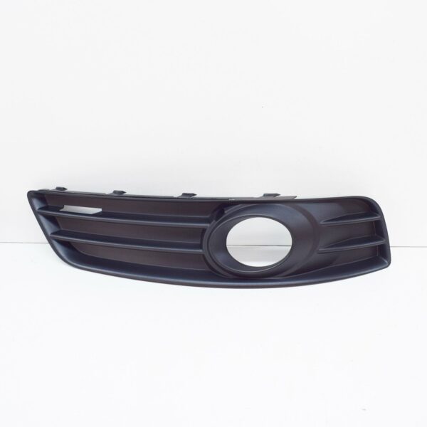 NEW AUDI A3 8PA FRONT RIGHT LOWER LIGHT FOG GRILLE 8P0807682E9B 9B9 2013 - Image 2