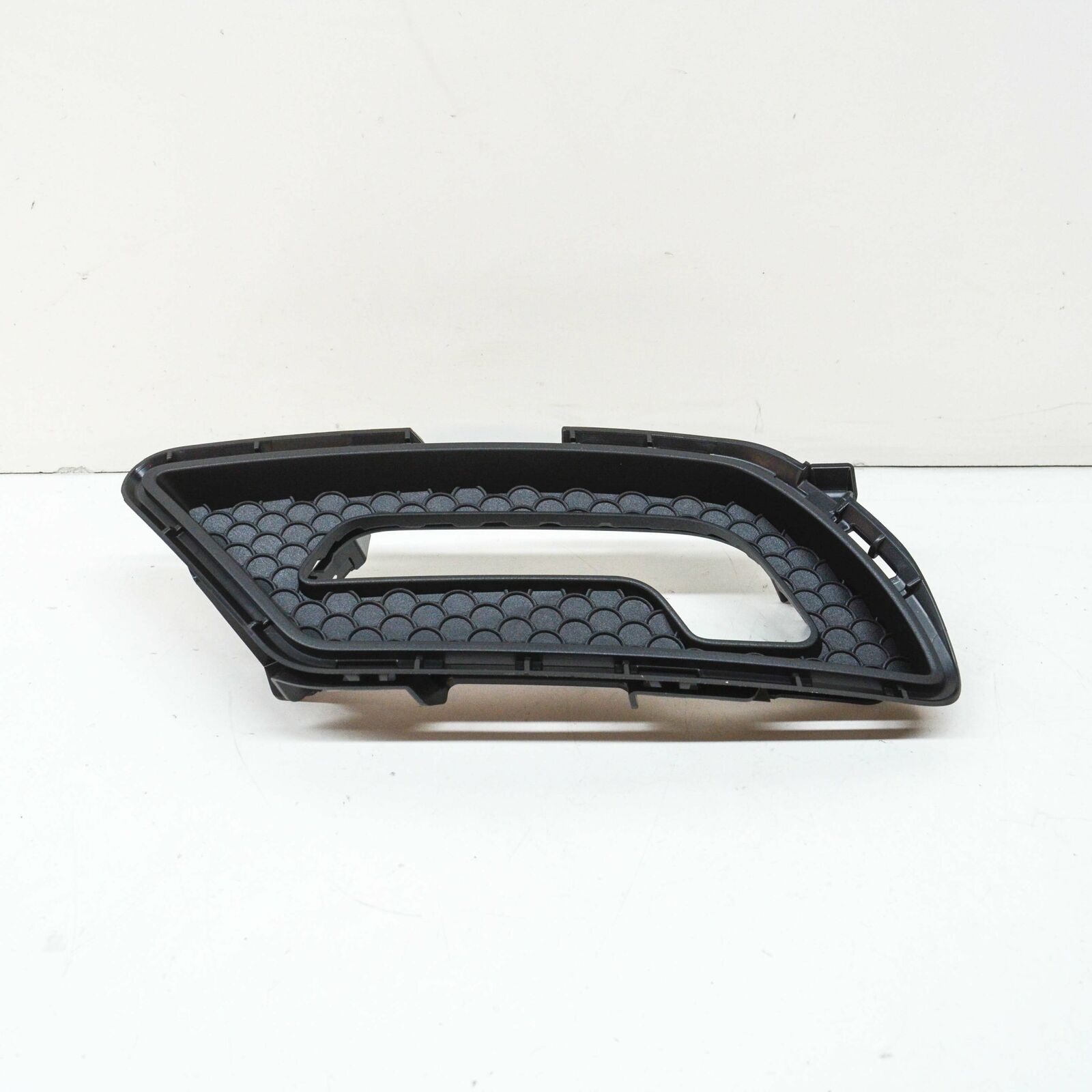 NEW MERCEDES-BENZ E C207 FRONT BUMPER LEFT GRILLE COVER A2078850353 ORIGINAL 2 NEW MERCEDES-BENZ E C207 FRONT BUMPER LEFT GRILLE COVER A2078850353 ORIGINAL - Image 2