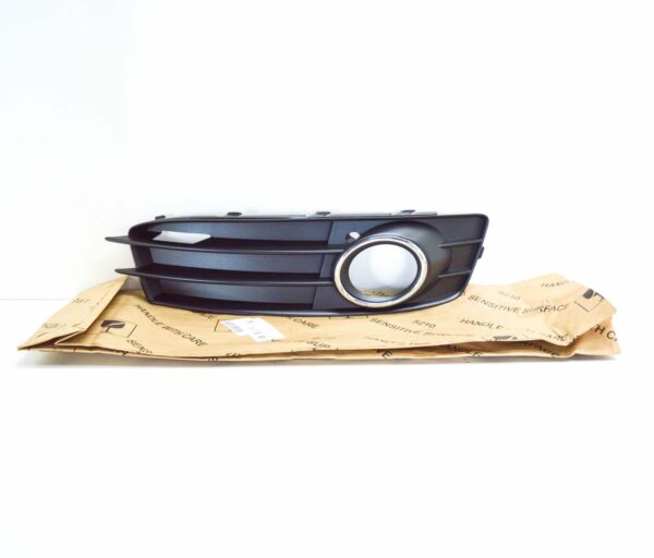 NEW AUDI A3 8P RIGHT FOG LIGHT GRILLE 8P0807682F9B9 2010 - Image 2