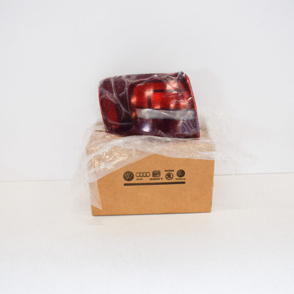 NEW VOLKSWAGEN JETTA MK6 REAR LEFT TAILLIGHT 5C6945095N - Image 2