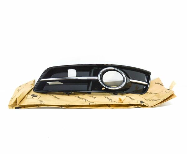 NEW AUDI A3 S3 8P FRONT LEFT FOG LIGHT GRILLE 8P0807681AET94 - Image 2