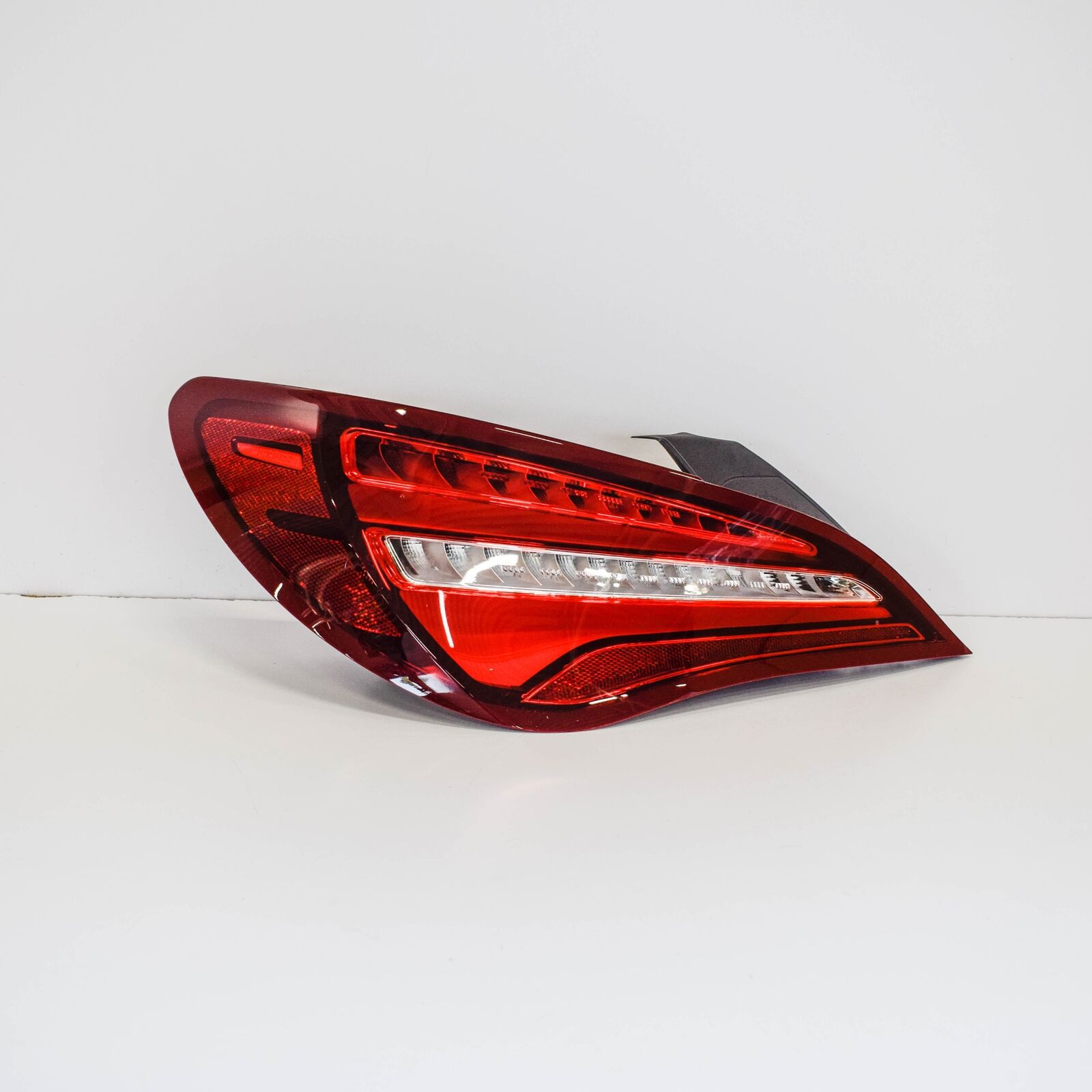 NEW MERCEDES-BENZ CLA COUPE C117 REAR LEFT TAILLIGHT A1179063700 ORIGINAL 2 NEW MERCEDES-BENZ CLA COUPE C117 REAR LEFT TAILLIGHT A1179063700 ORIGINAL - Image 2