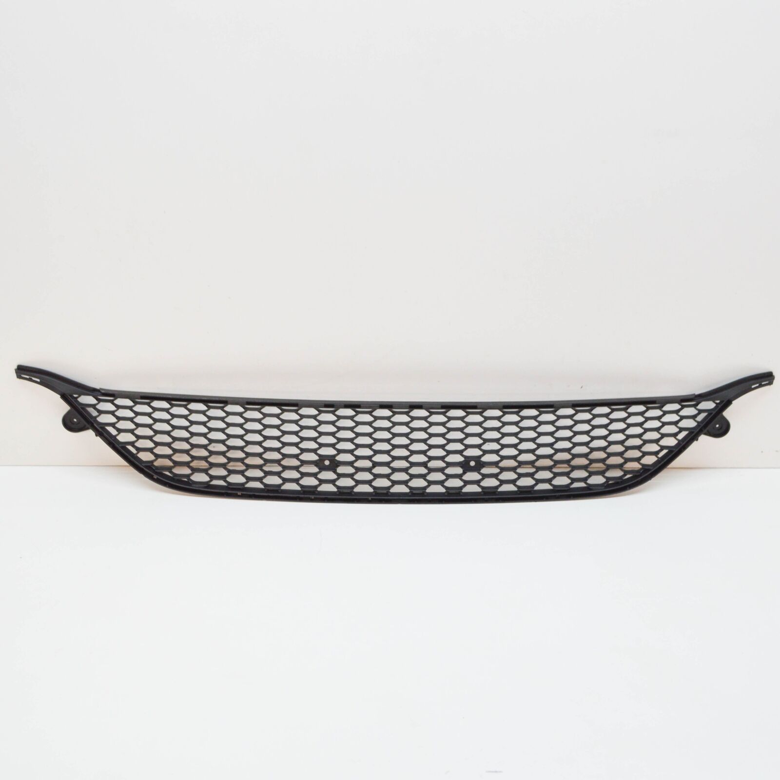 NEW MERCEDES-BENZ CLS C257 FRONT LOWER BUMPER GRILLE A2578856901 ORIGINAL 2 NEW MERCEDES-BENZ CLS C257 FRONT LOWER BUMPER GRILLE A2578856901 ORIGINAL - Image 2