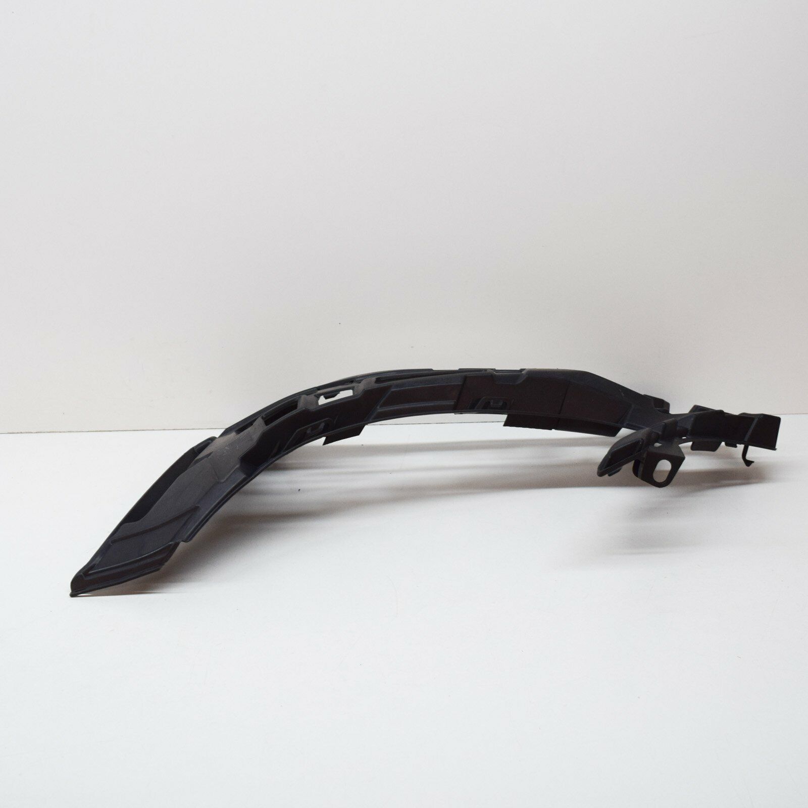 NEW MERCEDES-BENZ C-CLASS W205 FRONT BUMPER LEFT BRACKET A2058850765 ORIGINAL 2 NEW MERCEDES-BENZ C-CLASS W205 FRONT BUMPER LEFT BRACKET A2058850765 ORIGINAL - Image 2